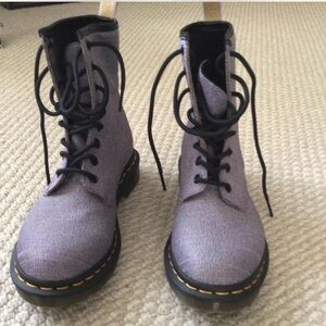 Dr. Martens light purple vegan boot Castel  US 8 EU 39 UK 6 EUC